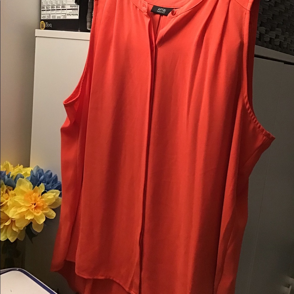 APT9. Hi low sleeveless top, size XL